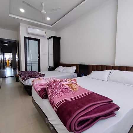Hotel Jyoti Shree Уджайн Екстериор снимка