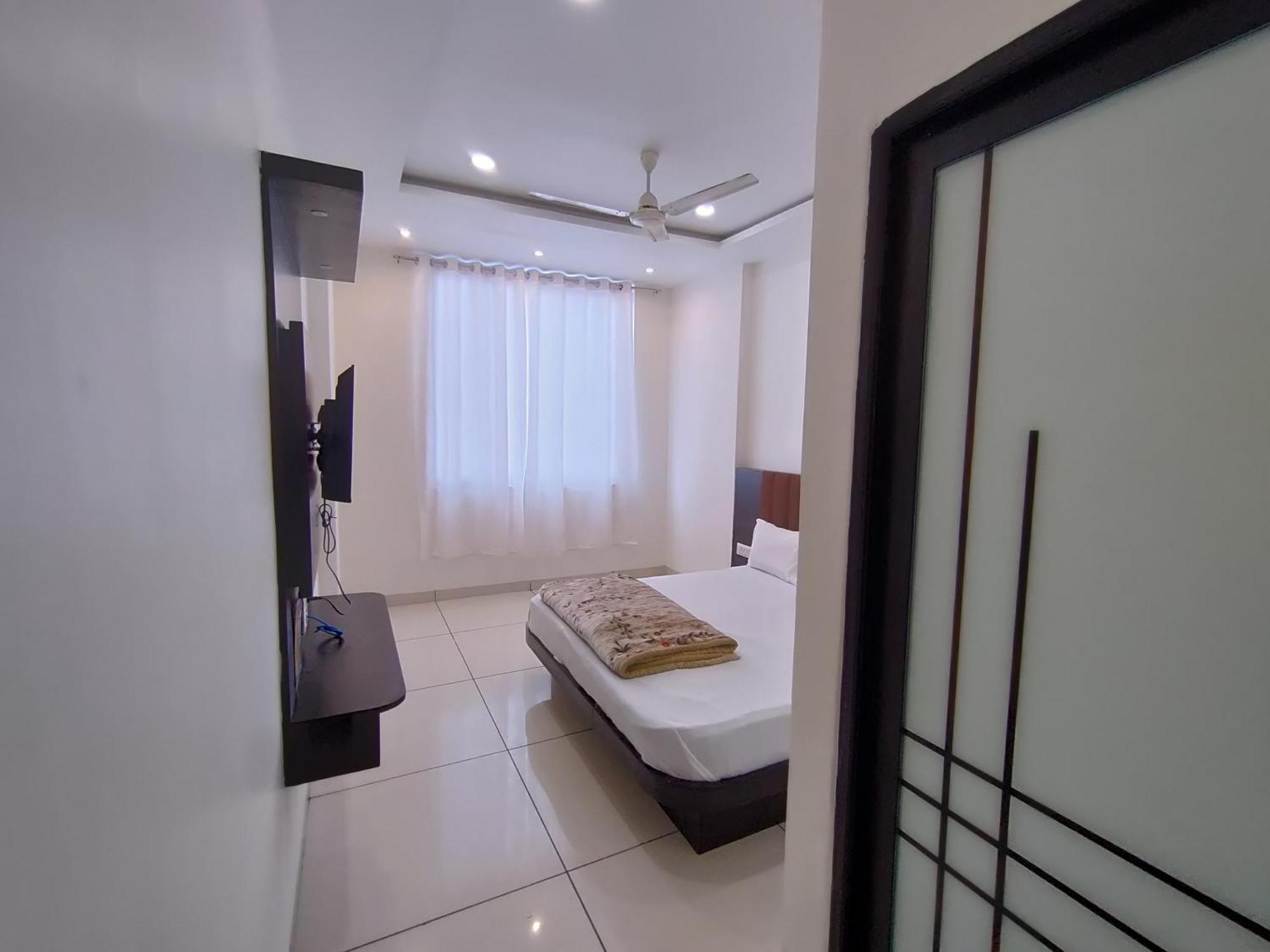 Hotel Jyoti Shree Уджайн Екстериор снимка