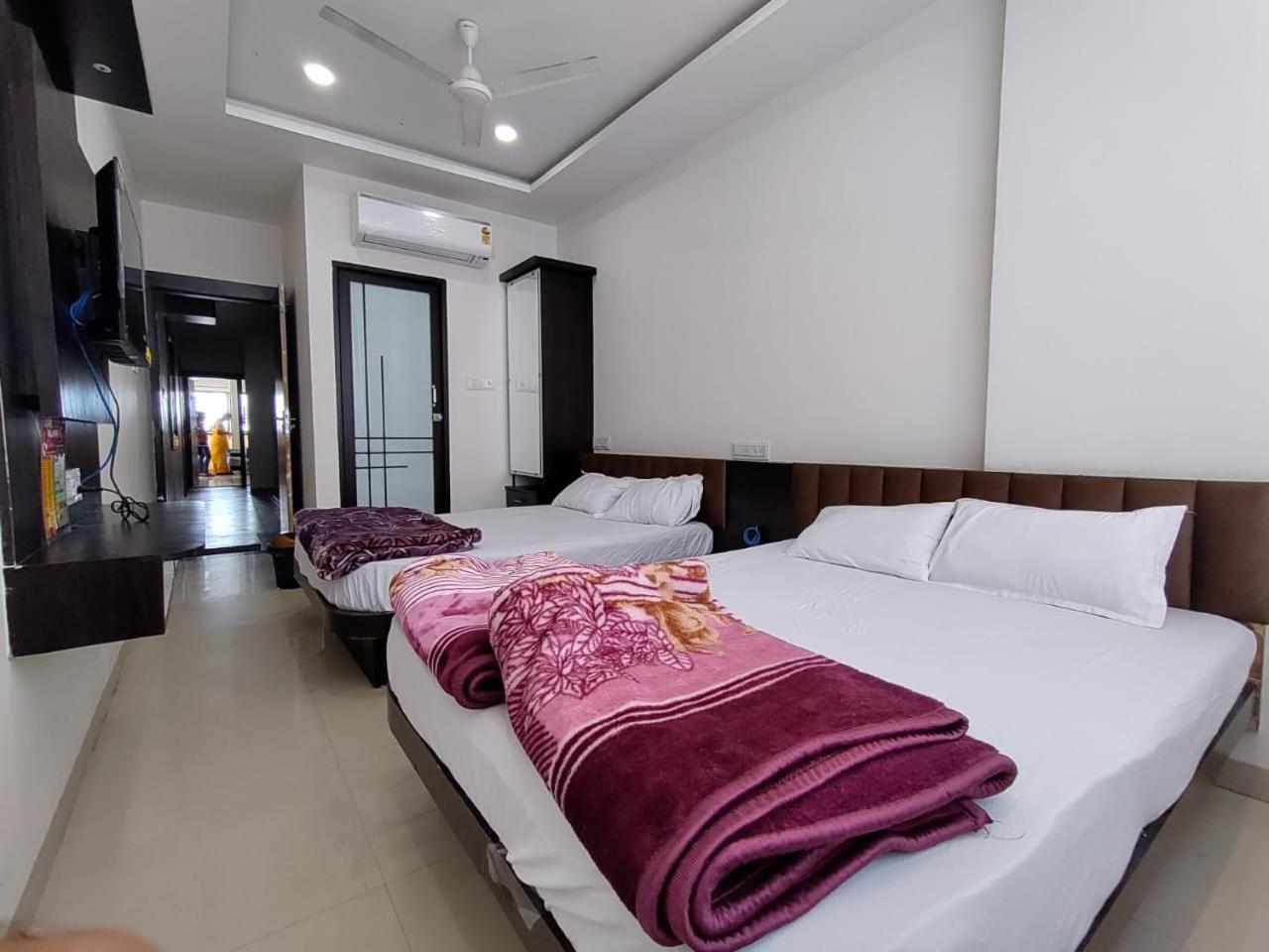 Hotel Jyoti Shree Уджайн Екстериор снимка