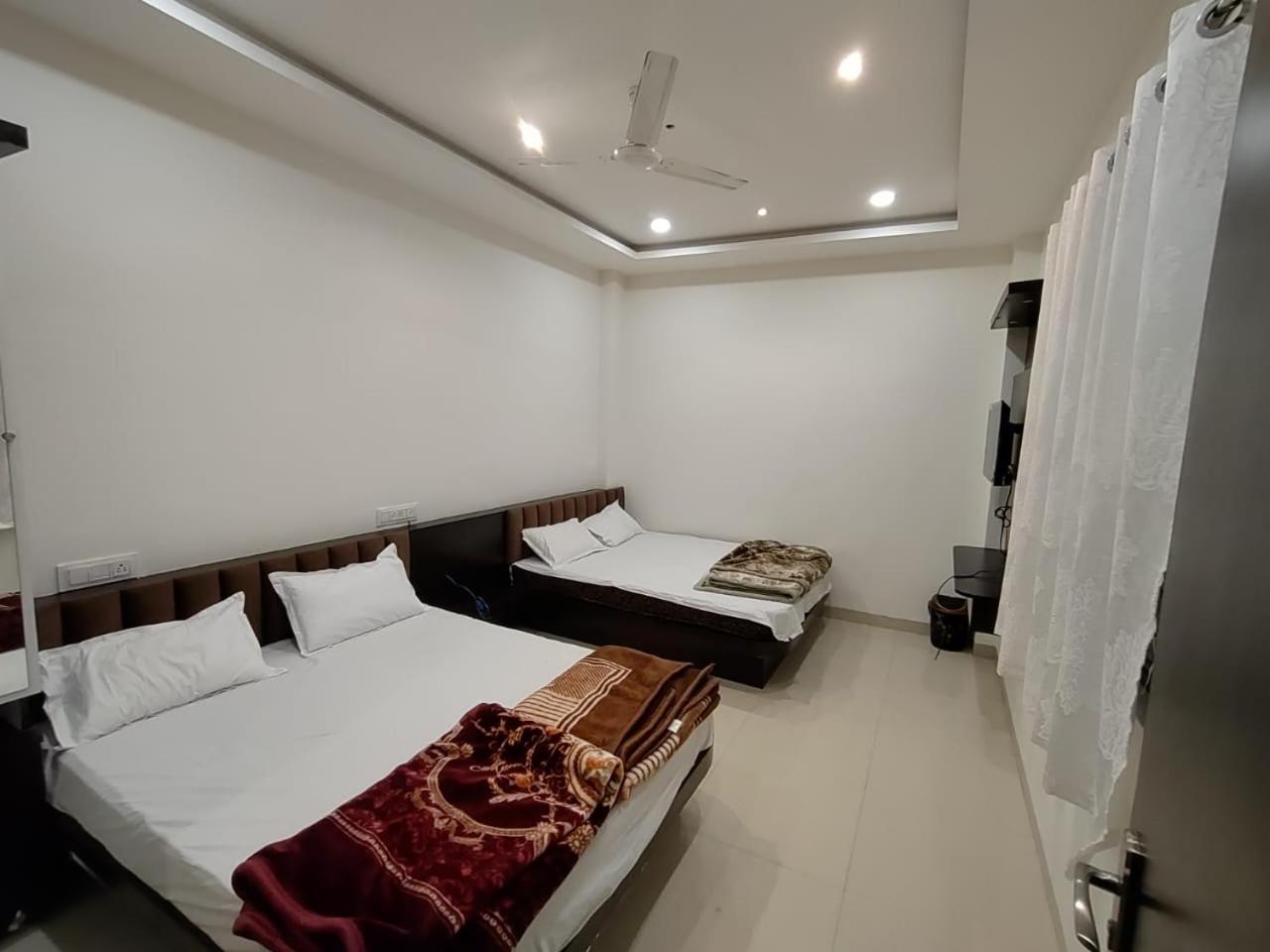 Hotel Jyoti Shree Уджайн Екстериор снимка