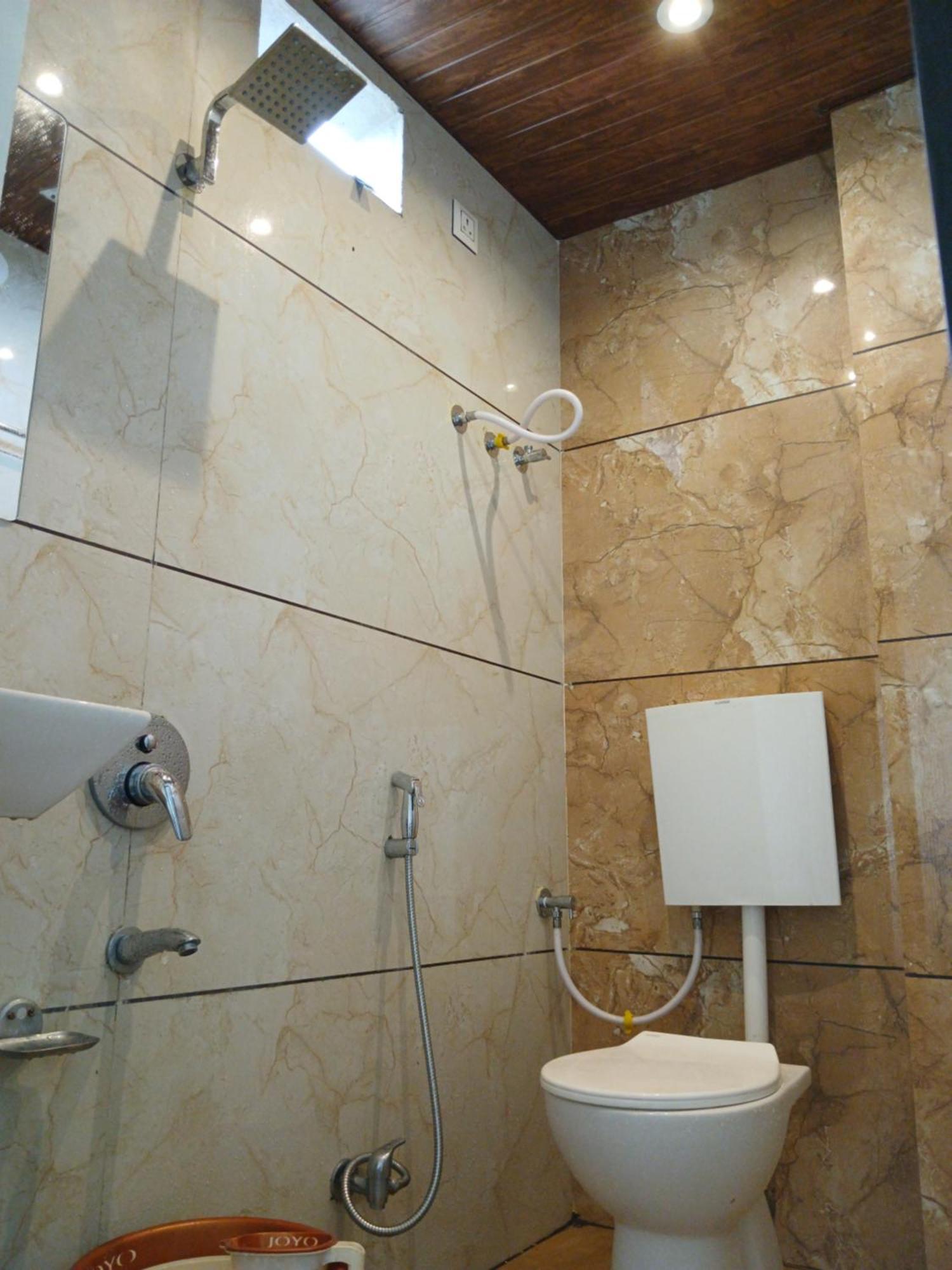 Hotel Jyoti Shree Уджайн Екстериор снимка