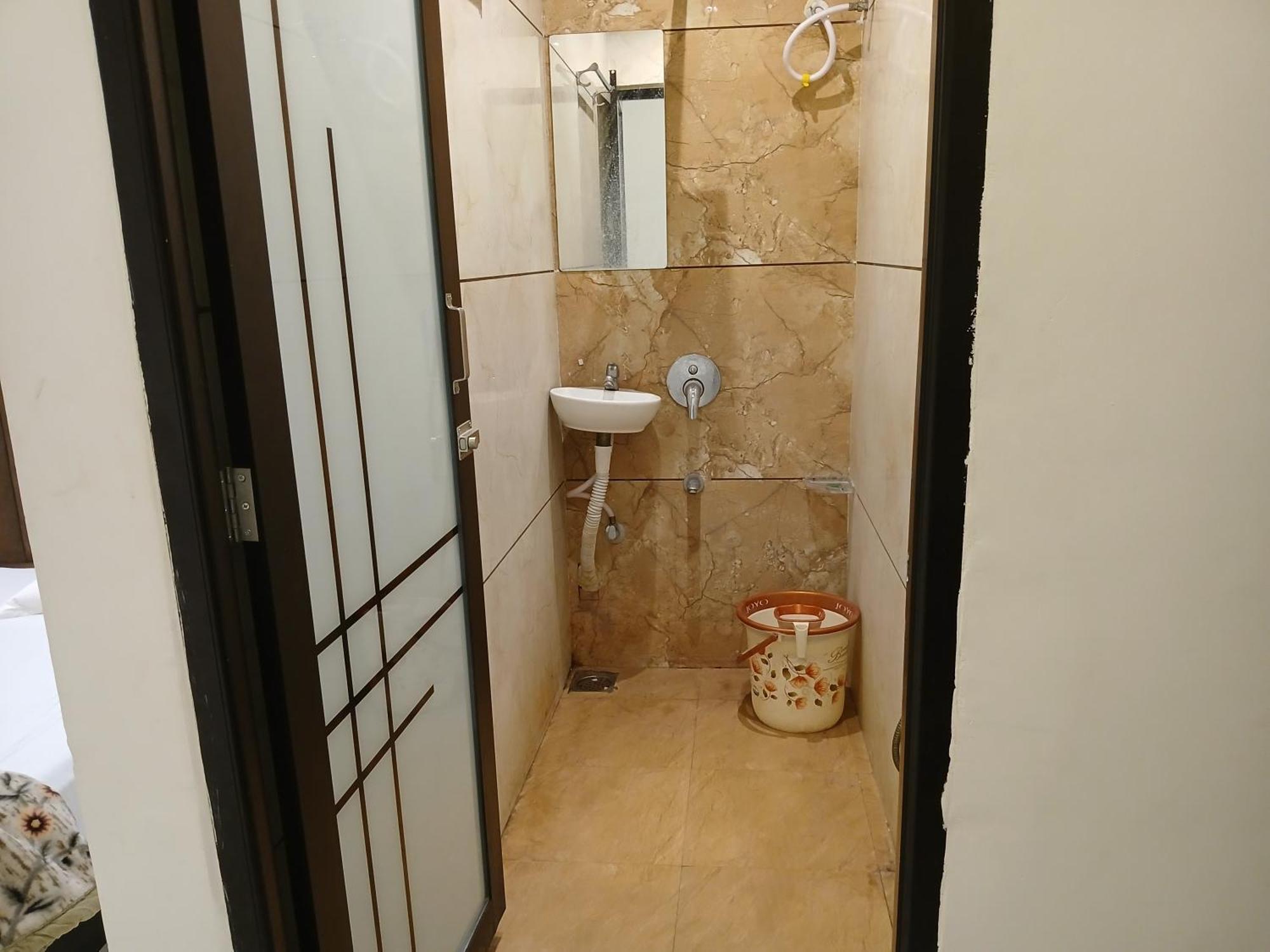 Hotel Jyoti Shree Уджайн Екстериор снимка